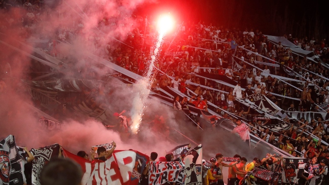 Ocho hinchas de Colo Colo fueron expulsados de Argentina tras condenas por robo