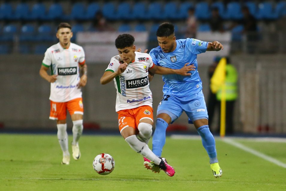 Rubén Farfán comandó el triunfo de Iquique sobre Cobresal en el Tierra de Campeones