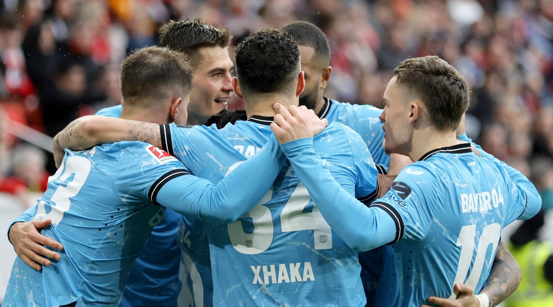 Bayer Leverkusen estiró su invicto en la Bundesliga tras batir a Friburgo