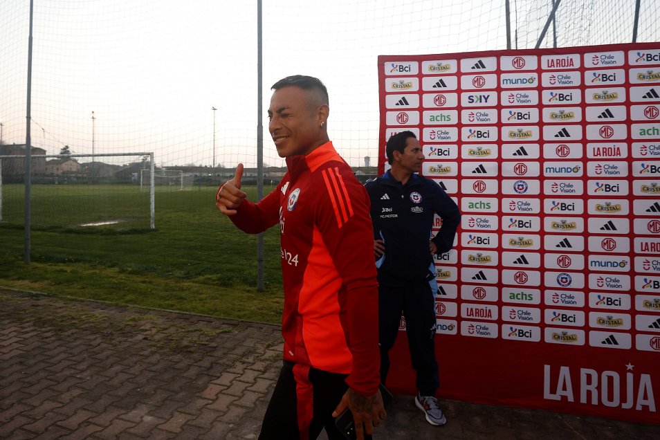 Ricardo Gareca dirigió su primera práctica con plantel completo en La Roja