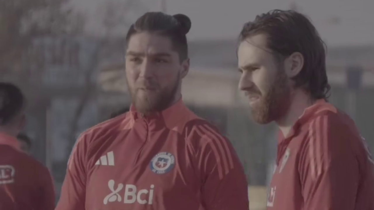 Francisco Sierralta se sumó al plantel de La Roja para los amistosos contra Albania y Francia