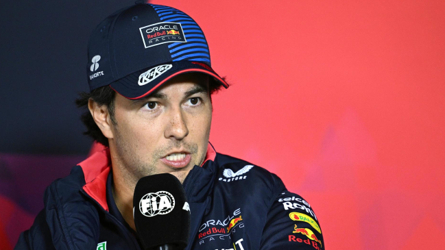 “Checo” Pérez cree que sería “un golpe” para Red Bull la salida de Max Verstappen