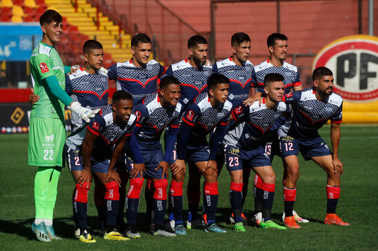 Deportes Recoleta venció a Curicó y alcanzó el liderato del Ascenso