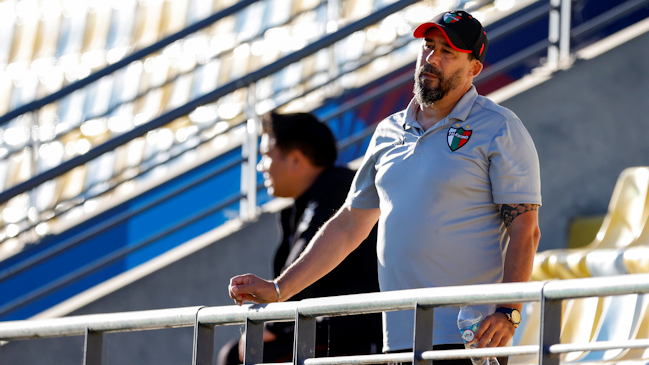 Pablo Sánchez recibió dura sanción por insultos al árbitro en duelo ante Everton