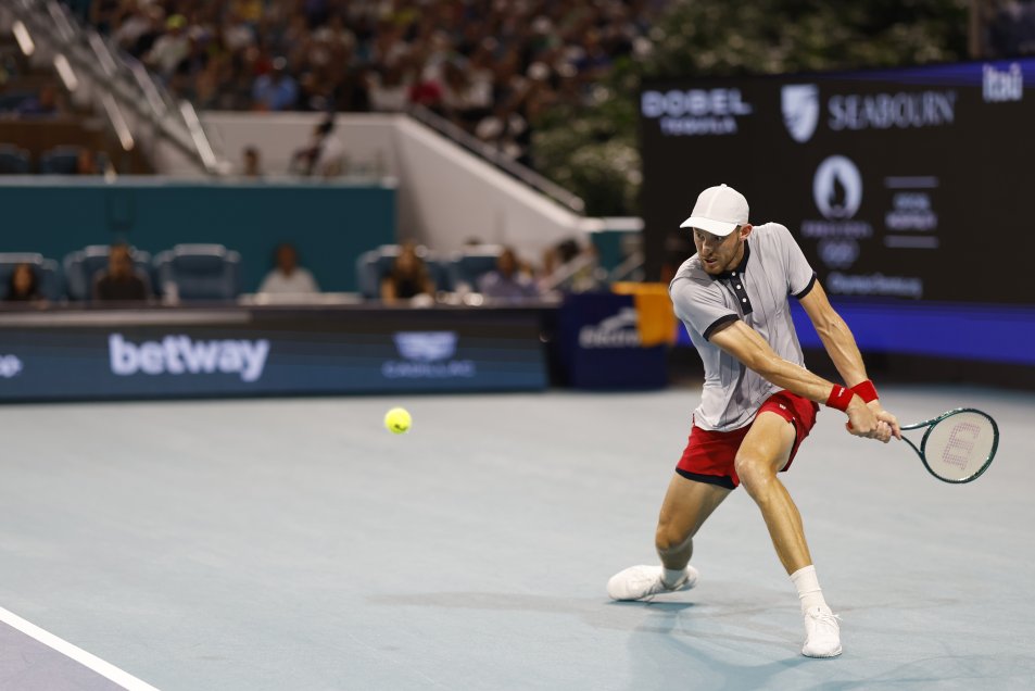 El adiós de Nicolás Jarry en cuartos del Masters de Miami ante un sólido Daniil Medvedev