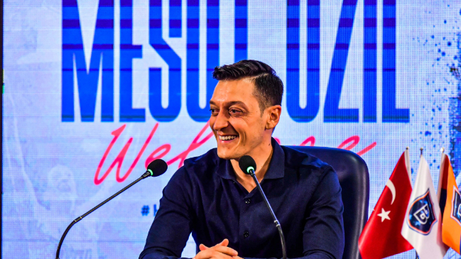 El asombroso cambio físico que exhibió Mesut Özil en sus redes sociales