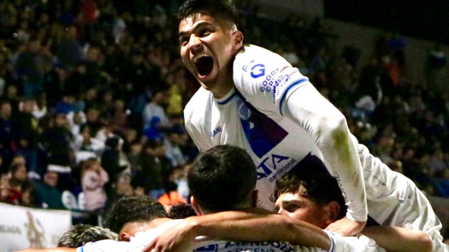 Thomas Galdames avanzó con Godoy Cruz a cuartos de final de la Copa de la Liga en Argentina