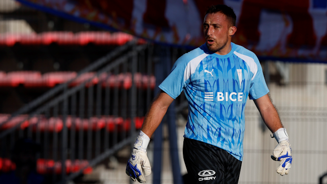 Se lamentan en la UC: Sebastián Pérez será baja casi un mes al sufrir lesión muscular