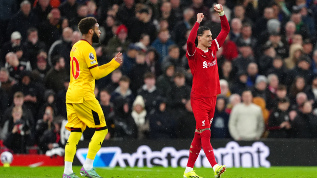 Liverpool se sostuvo como líder de la Premier League tras vencer a Sheffield de Ben Brereton