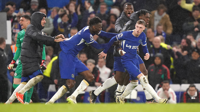 ¡Partido del año! Chelsea derribó en una “guerra de goles” a Manchester United en Stamford Bridge