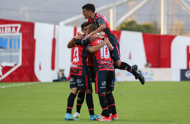 Limache ganó a Curicó y se metió en la parte alta de la tabla