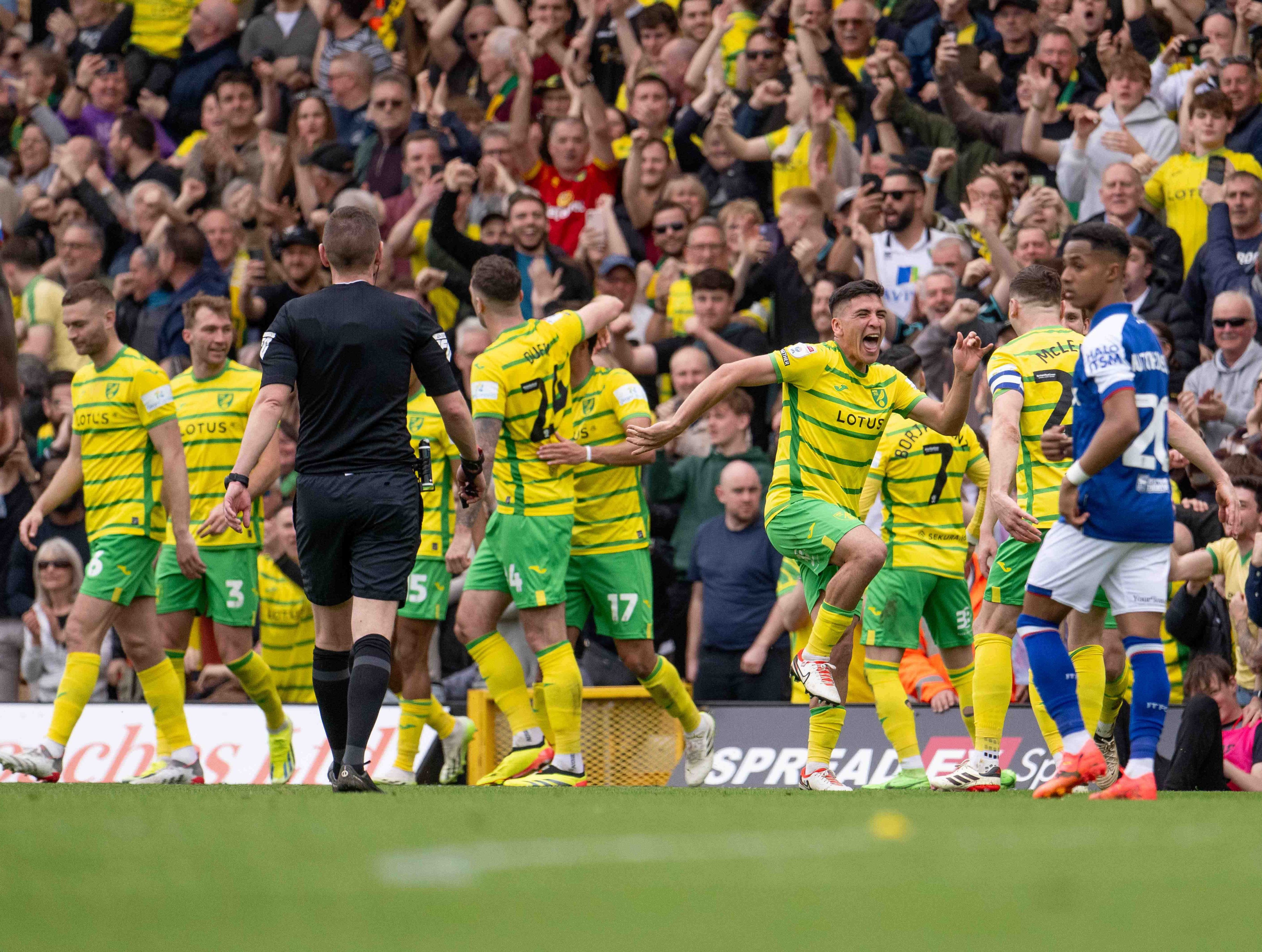 Con golazo de Marcelino Núñez Norwich venció al puntero de la Championship