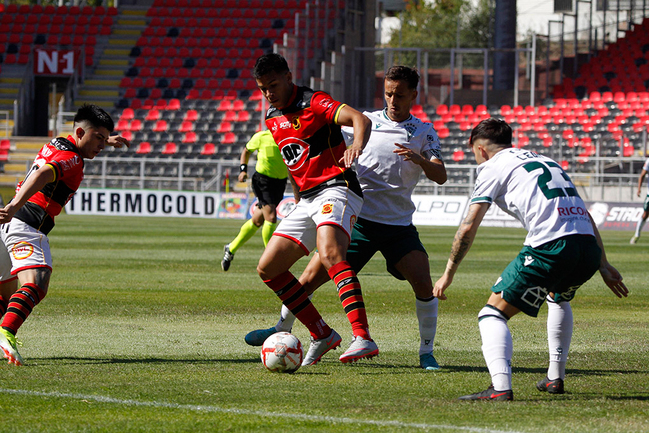 Rangers ganó y se acercó al líder