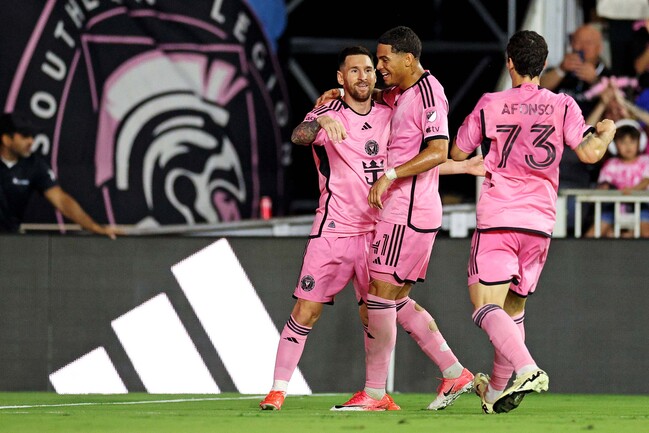 Lionel Messi anotó un gol en su regreso a las canchas