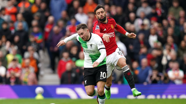 Manchester United y Liverpool empataron en un clásico de infarto en Premier League