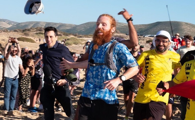 Ultramaratonista británico demoró 352 días en recorrer África por motivos solidarios