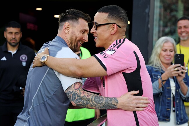 Prohibido abrazar a Messi: Monterrey anuncia castigos a quienes se acerquen al jugador