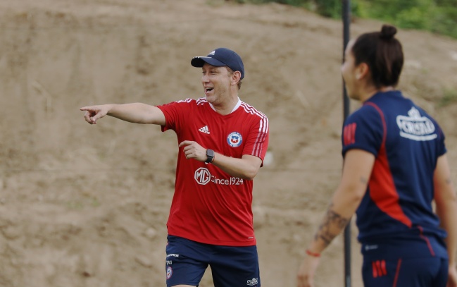 Luis Mena se ilusiona con el inicio del Sudamericano Sub 20 Femenino