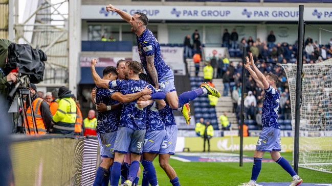Norwich con Marcelino Núñez de titular venció en el final a Preston North End