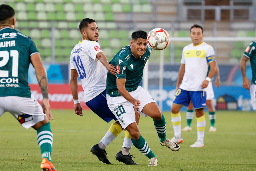 Santiago Wanderers y Barnechea animaron un entretenido empate en el Ascenso
