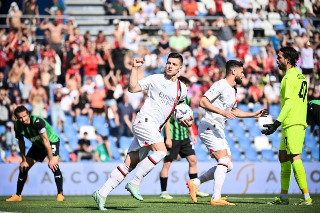 AC Milan consiguió un importante empate ante Sassuolo