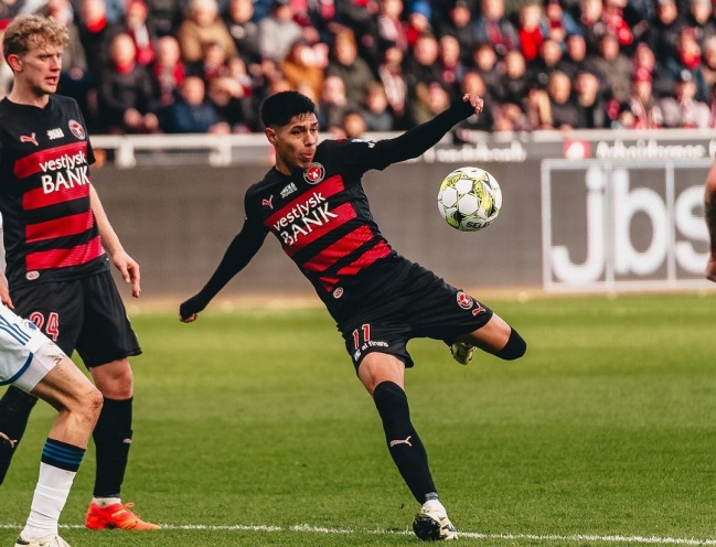 Darío Osorio anotó un golazo y dio una asistencia en Dinamarca