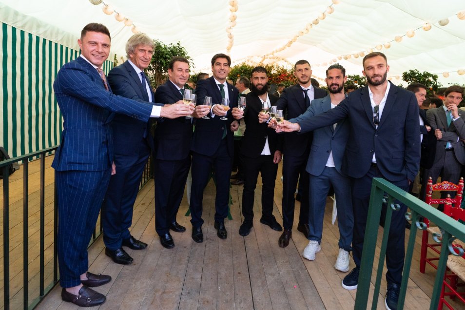 La elegancia de Claudio Bravo y Manuel Pellegrini en tradicional actividad de Real Betis