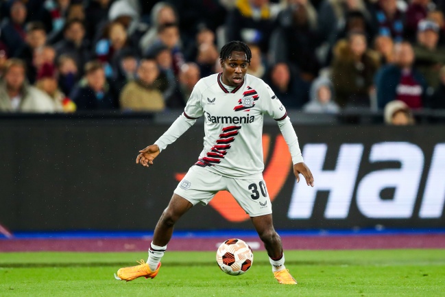 Leverkusen rescató el empate ante West Ham gracias a Frimpong y pasó a semis de Europa League