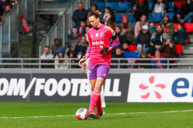 El Lyon de Tiane Endler va por la semifinal de la Champions League