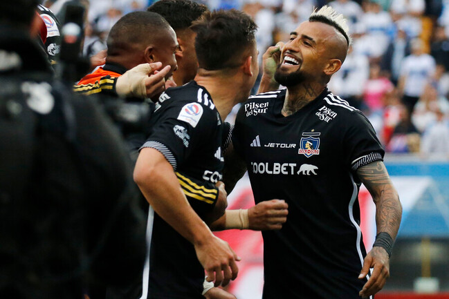 Arturo Vidal fue el héroe de Colo Colo en el clásico ante la UC