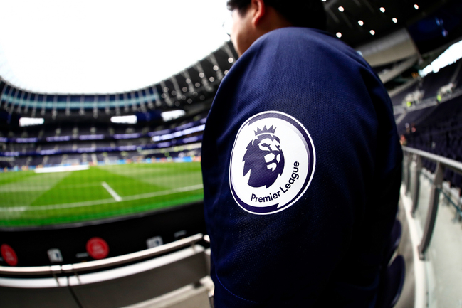 Dos futbolistas ingleses fueron detenidos acusados de presunta violación