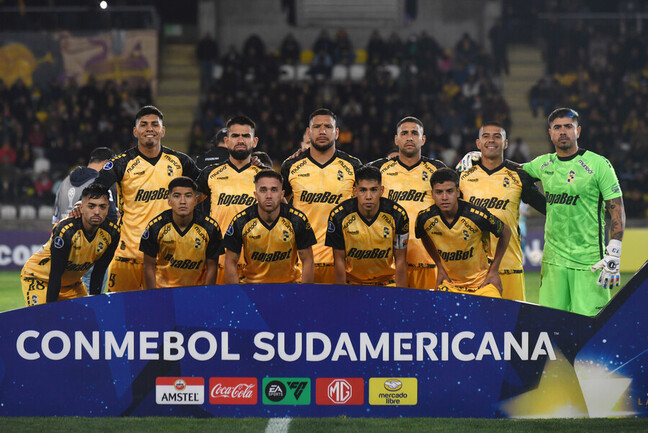 Coquimbo sale a buscar el liderato de la Sudamericana ante Racing