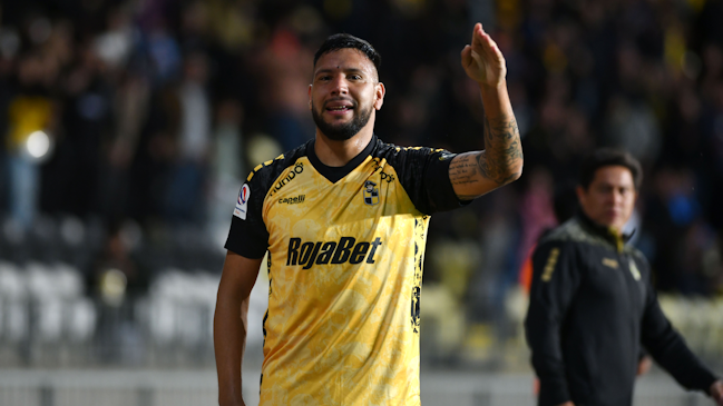 Andrés Chávez y su gol anulado ante Racing: Duele y da bronca, nunca pensé que cobrarían mano