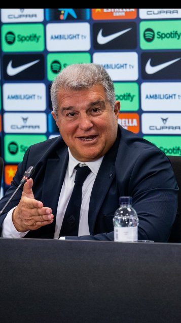 La conferencia de prensa en la que Xavi revirtió la decisión de irse de FC Barcelona