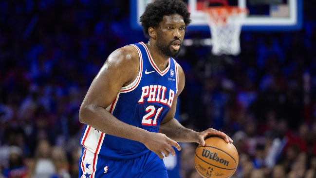Joel Embiid anotó 50 puntos y anuncia que padece parálisis de Bell