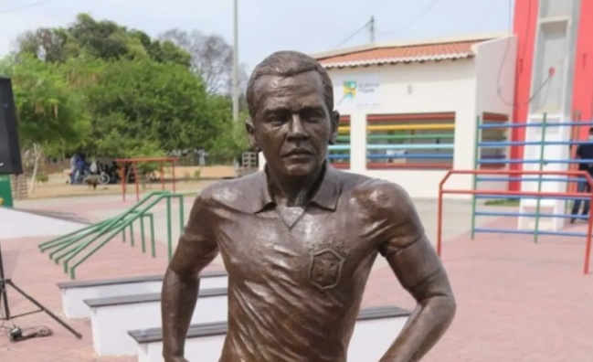 ¿Qué pasó con la estatua de Dani Alves?