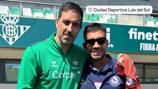 Claudio Bravo compartió con la selección chilena de fútbol para ciegos