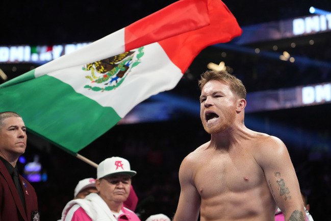 Saúl “Canelo” Álvarez tuvo una gran pelea y retuvo sus cuatro títulos