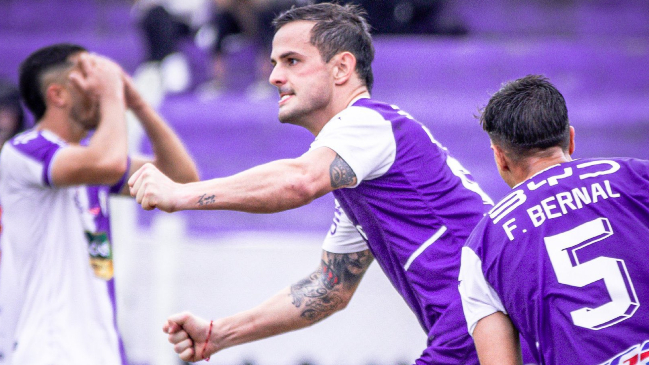 Exgoleador de Colo Colo atraviesa un gran momento en el fútbol uruguayo