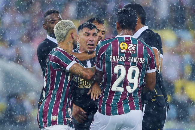 Se complica la continuidad de Gary Medel en Vasco da Gama