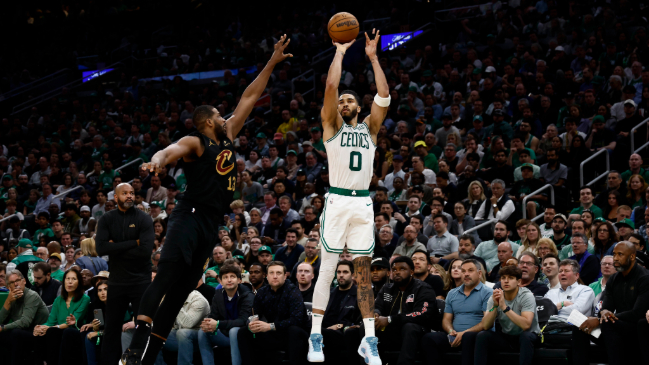 Celtics derrotó a Cavaliers y se puso arriba en playoffs de NBA