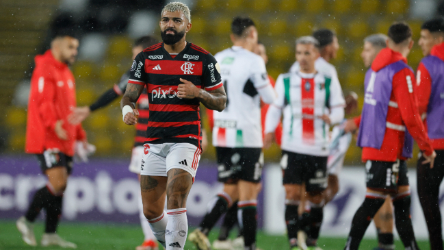 Hinchas recibieron con insultos a jugadores de Flamengo en su regreso a Río