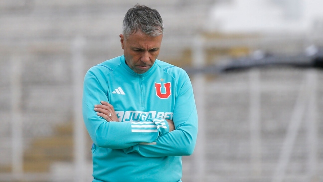 Gustavo Álvarez presenció partido amistoso de los juveniles de la U frente a Huachipato