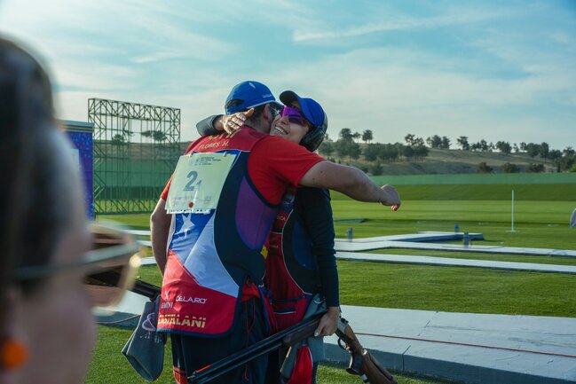 Francisca Crovetto y Héctor Flores ganaron la Copa del Mundo de Tiro Skeet