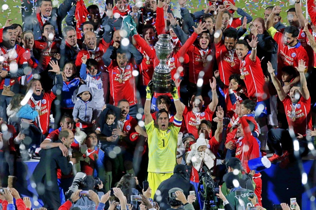 Claudio Bravo recordó la primera final de Copa América con Argentina