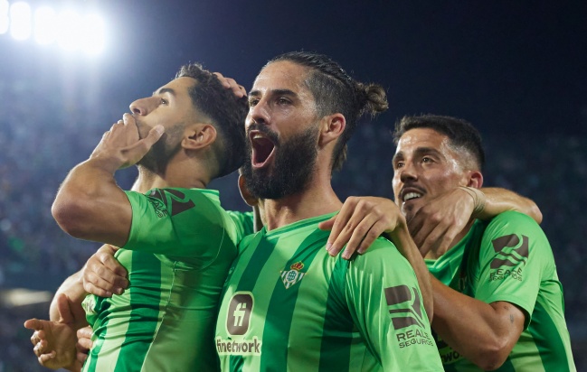 El Betis de Manuel Pellegrini consiguió sufrido triunfo y acaricia el sueño europeo