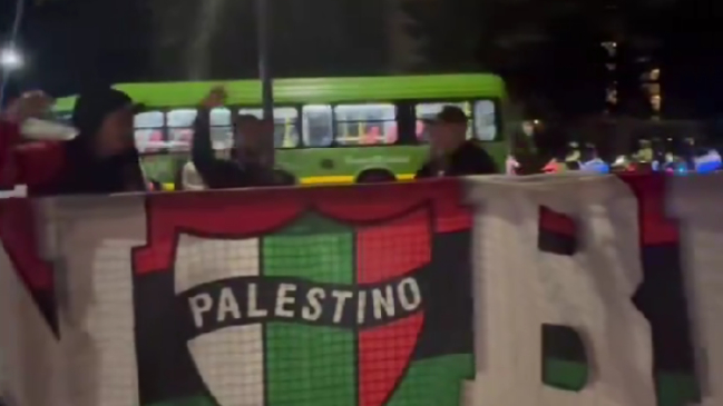 Palestino tuvo un caluroso recibimiento en Bogotá para el juego ante Millonarios