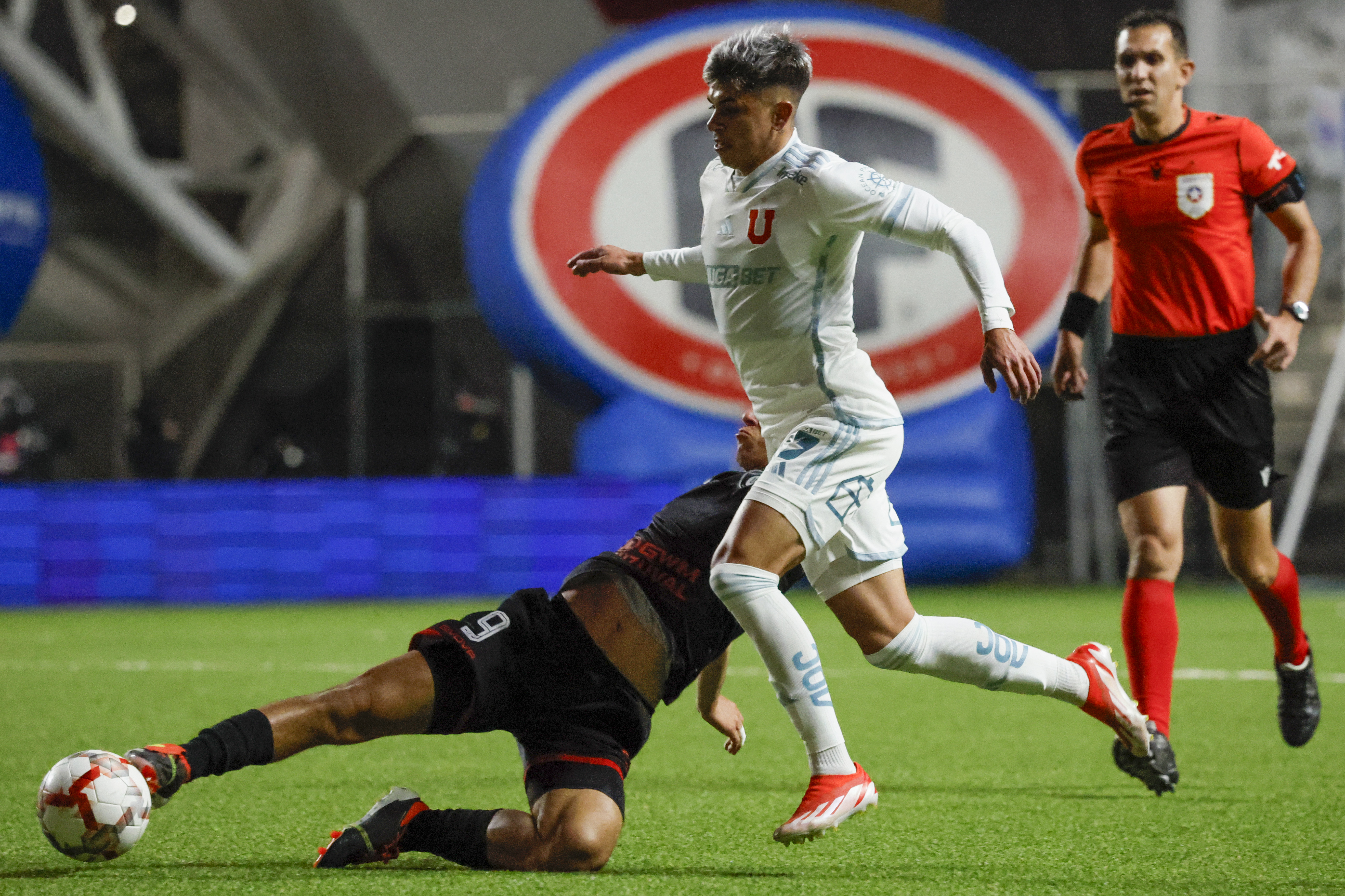 La U remontó en La Calera y se mantiene invicta de cara al clásico con la UC