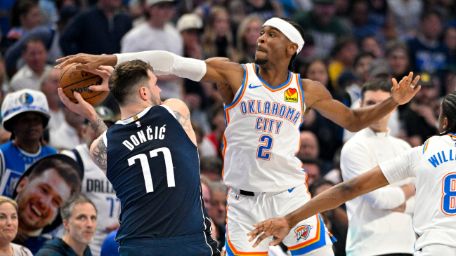 Los Thunder vencieron como forasteros a Dallas Mavericks e igualaron la serie de playoffs