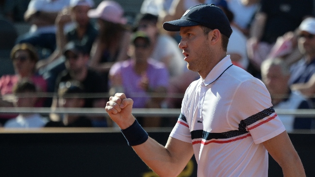 Nicolás Jarry venció sin problemas a Muller y avanzó a cuartos de final en Roma